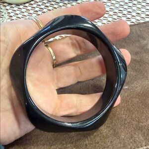 Black Sculpted Resin Bangle Bracelet - Women Jewelry Bracelets